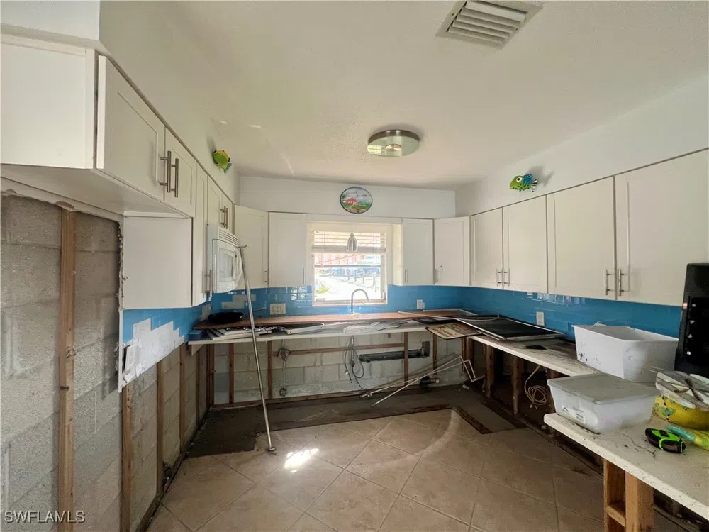 May Street Matlacha, FL 33993