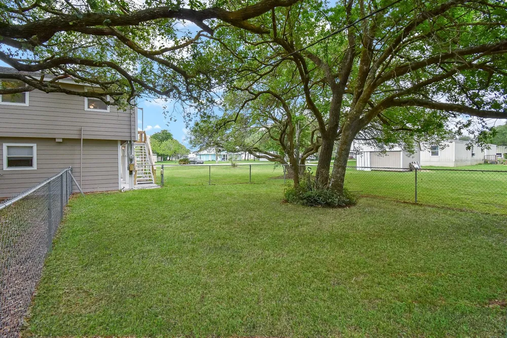 1551 Bayview Drive Palacios, TX 77465