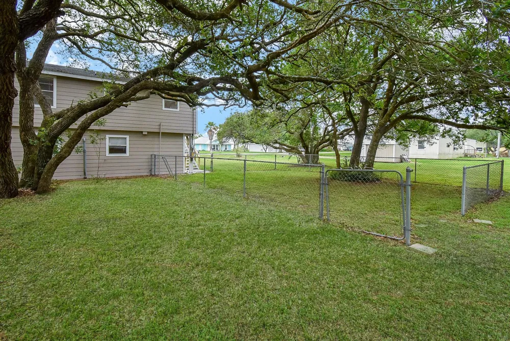 1551 Bayview Drive Palacios, TX 77465