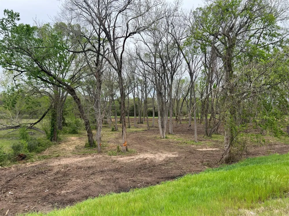 3 Tx-105 Washington, TX 77880