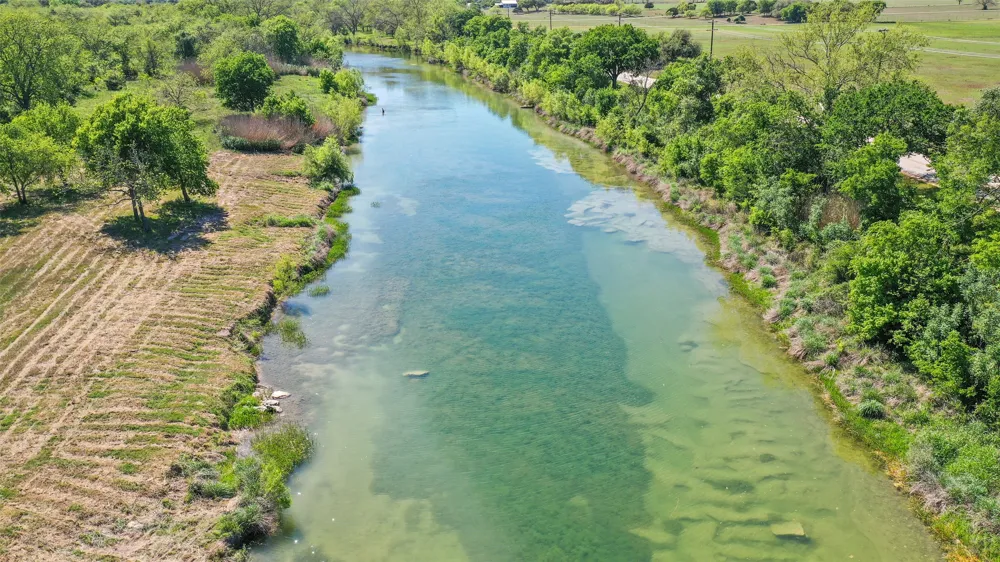 Lost Acres Loop Blanco, TX 78606