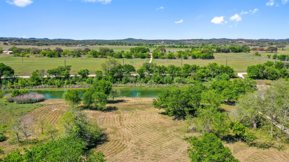 Lost Acres Loop Blanco, TX 78606