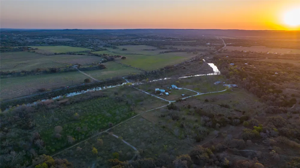 Lost Acres Loop Blanco, TX 78606