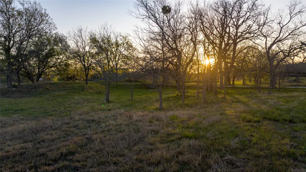 Lost Acres Loop Blanco, TX 78606