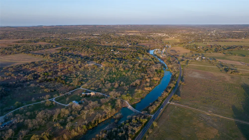 Lost Acres Loop Blanco, TX 78606