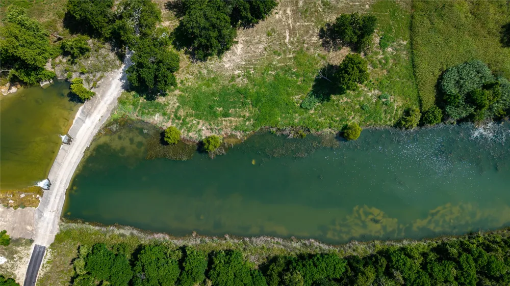 Lost Acres Loop Blanco, TX 78606