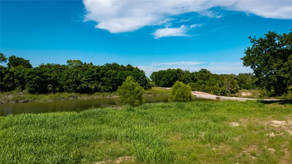 Lost Acres Loop Blanco, TX 78606