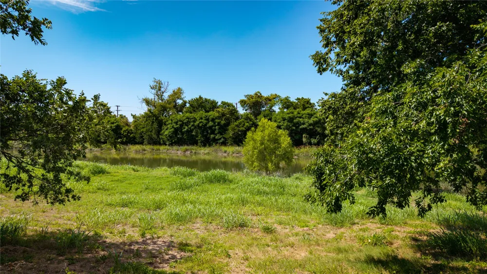 Lost Acres Loop Blanco, TX 78606