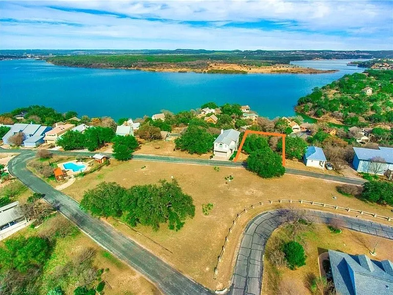 113 Hill Loop Spicewood, TX 78669