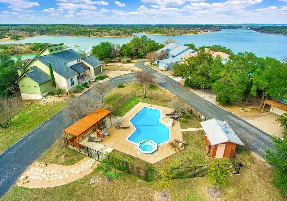 113 Hill Loop Spicewood, TX 78669
