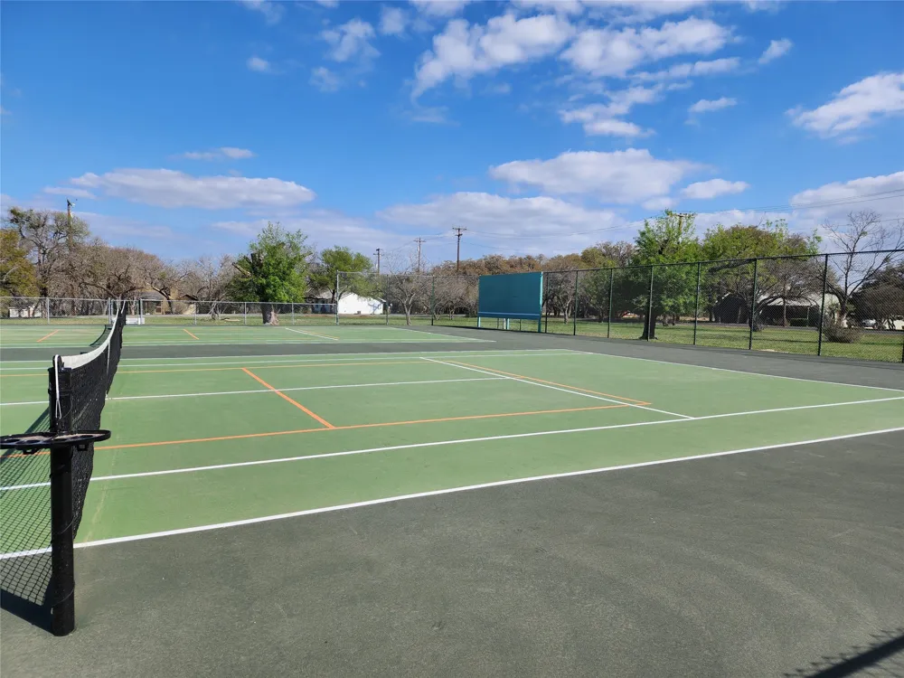 113 Hill Loop Spicewood, TX 78669