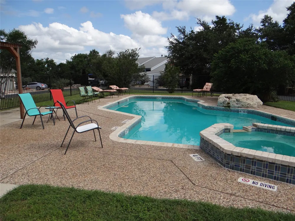113 Hill Loop Spicewood, TX 78669