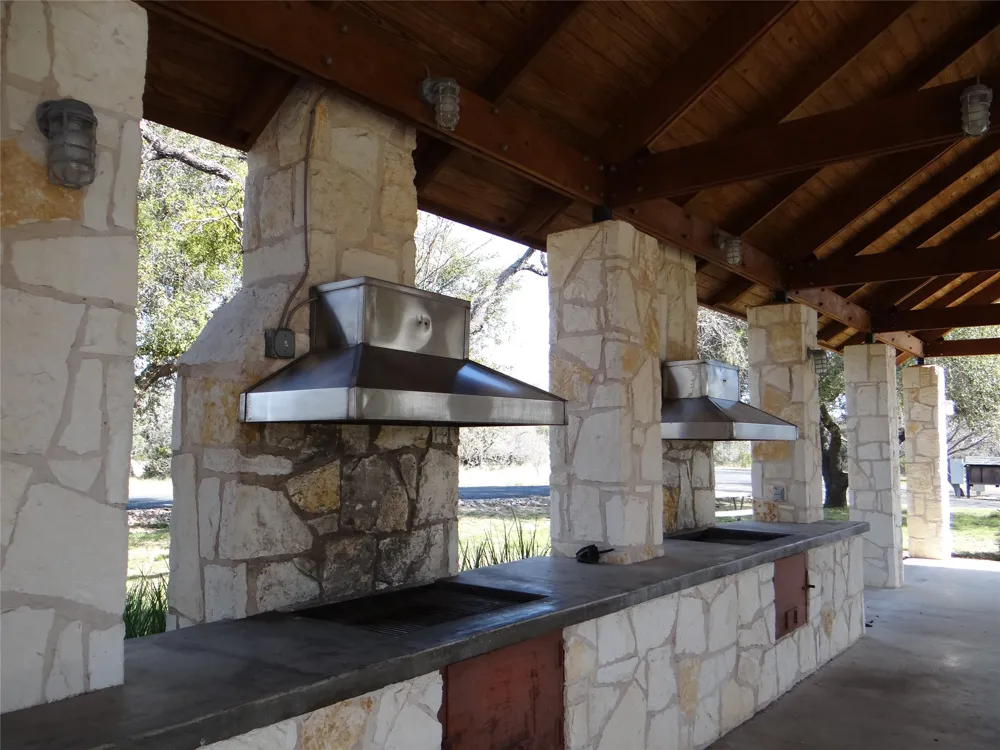 113 Hill Loop Spicewood, TX 78669