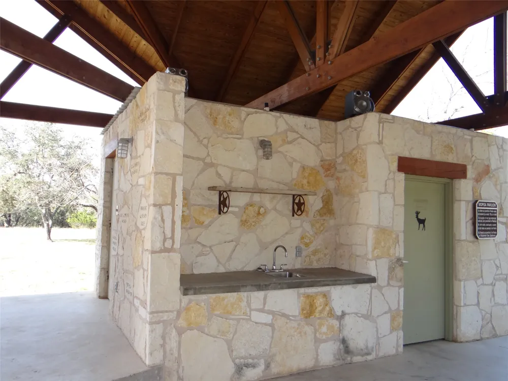 113 Hill Loop Spicewood, TX 78669