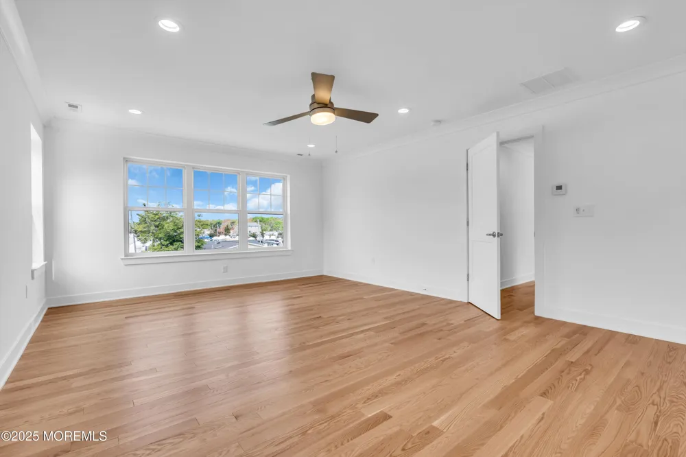33 Pennsylvania Avenue Waretown, NJ 08758