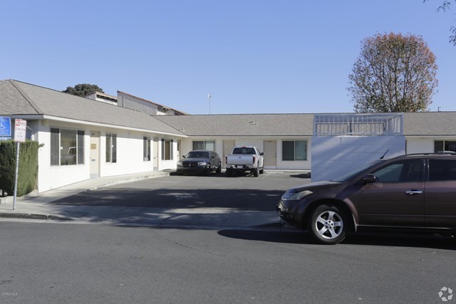 1267 W Gonzales Road Oxnard, CA 93036
