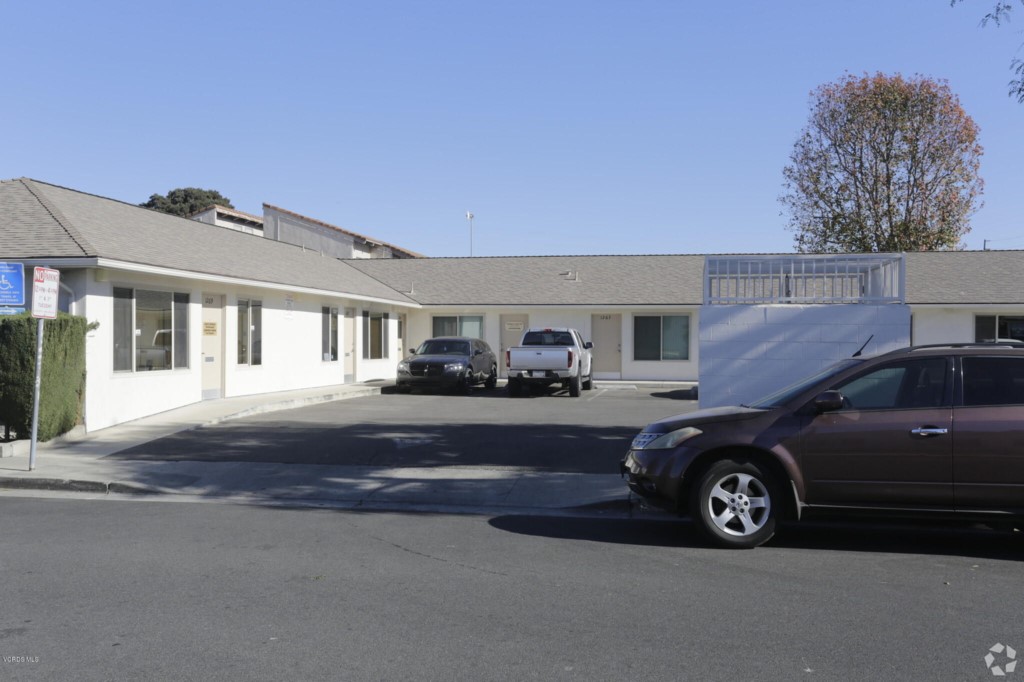 1261 W Gonzales Road Oxnard, CA 93036