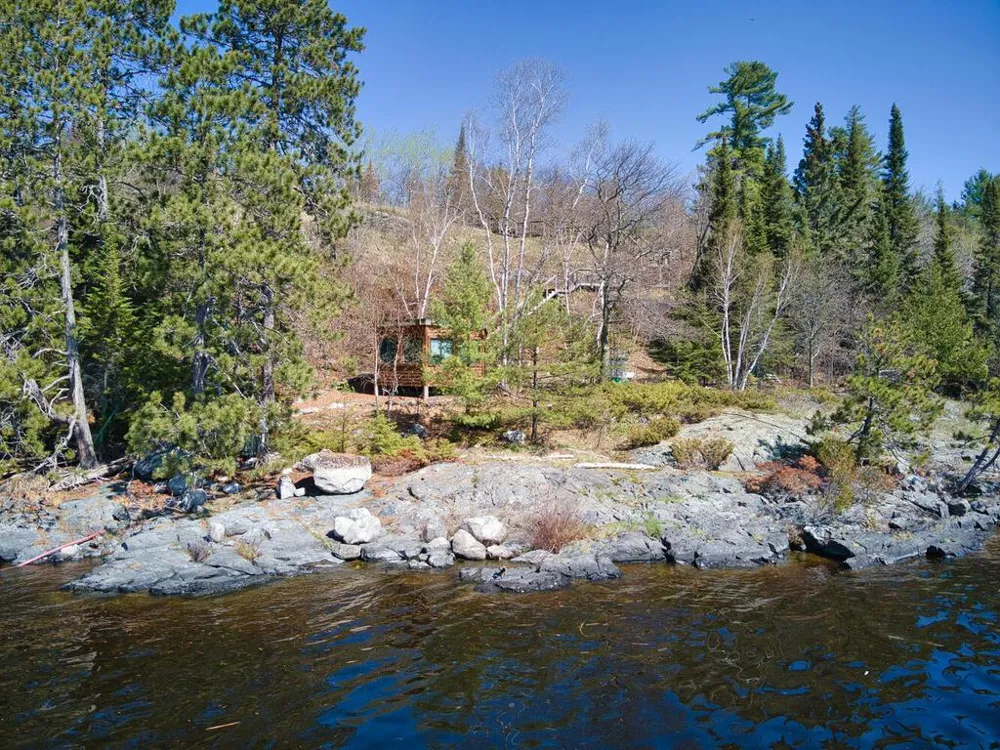 2116 Red Crest Island International Falls, MN 56649
