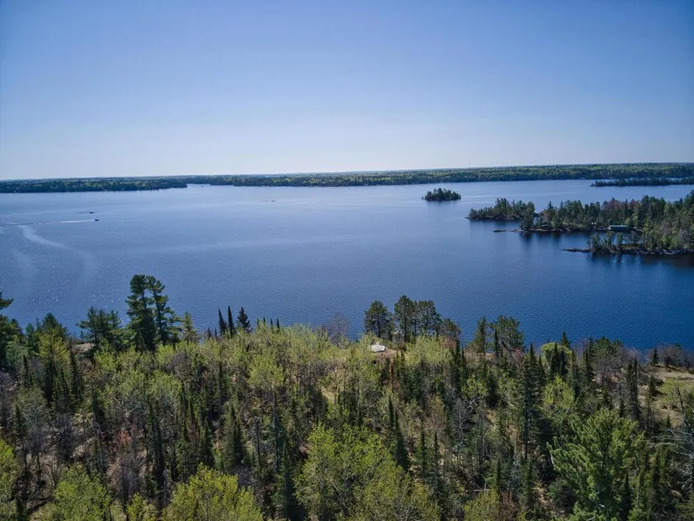 2116 Red Crest Island International Falls, MN 56649