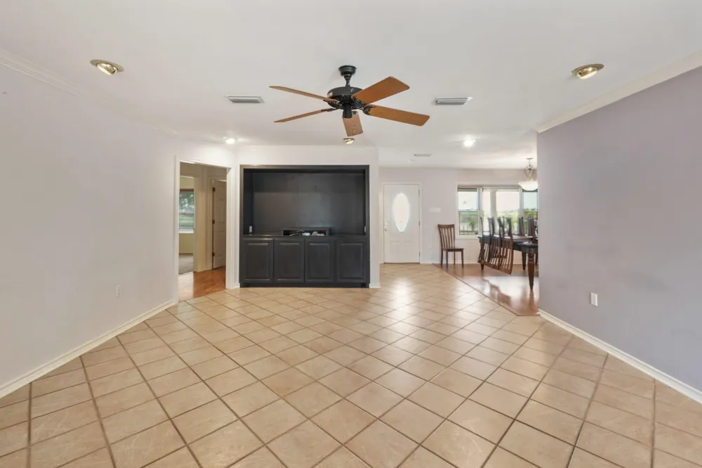 6625 E Post Road Kyle, TX 78640