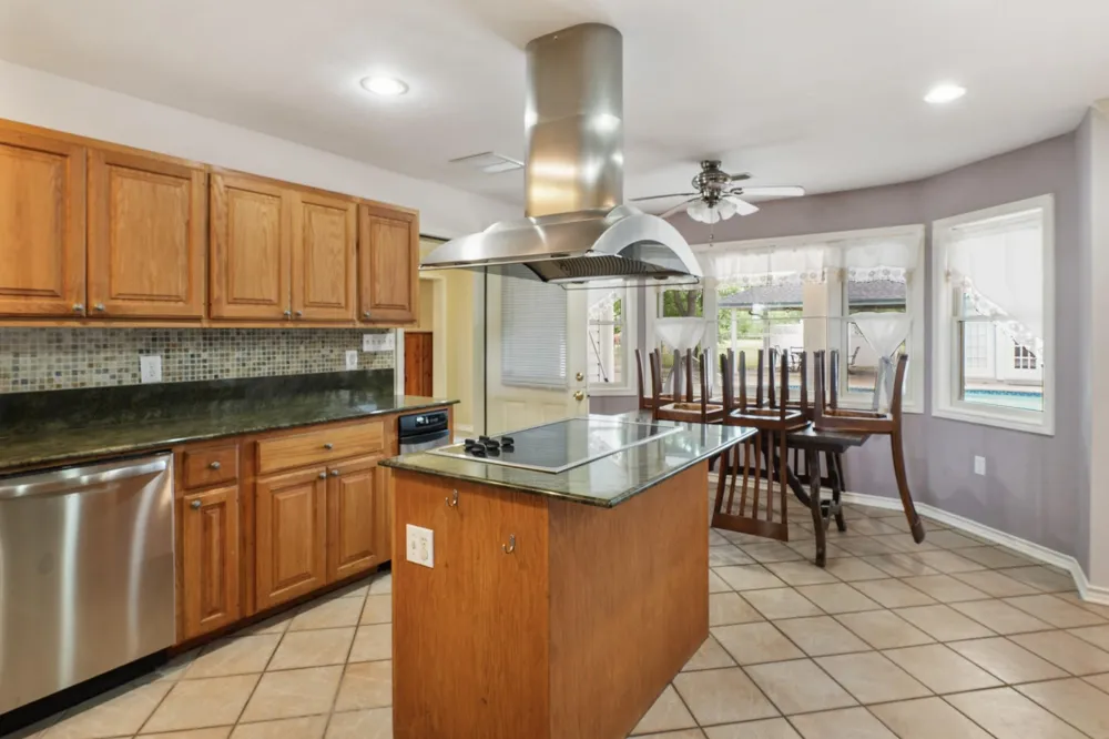 6625 E Post Road Kyle, TX 78640