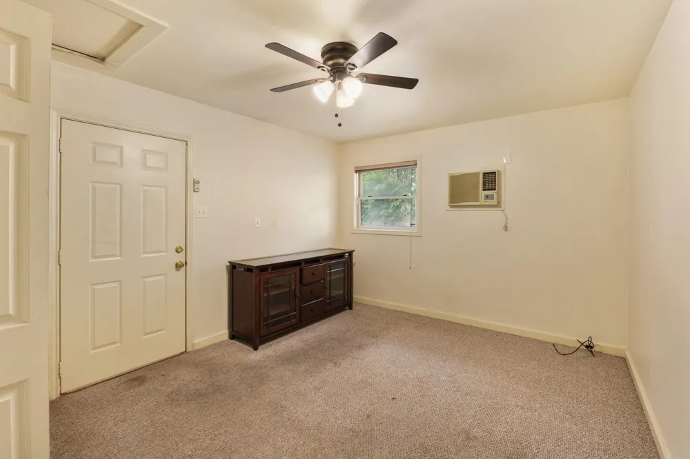 6625 E Post Road Kyle, TX 78640