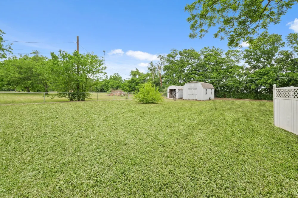 6625 E Post Road Kyle, TX 78640