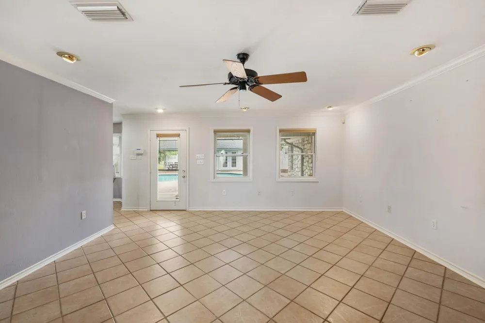 6625 E Post Road Kyle, TX 78640