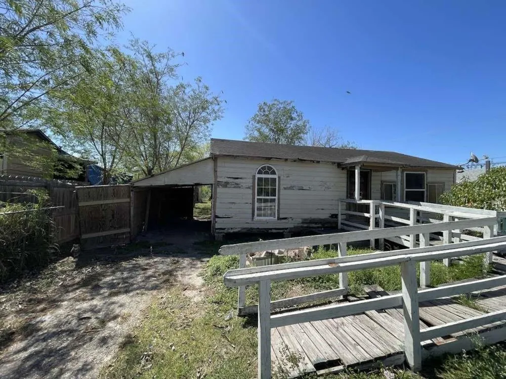 1017 W Buchanan Street Harlingen, TX 78550