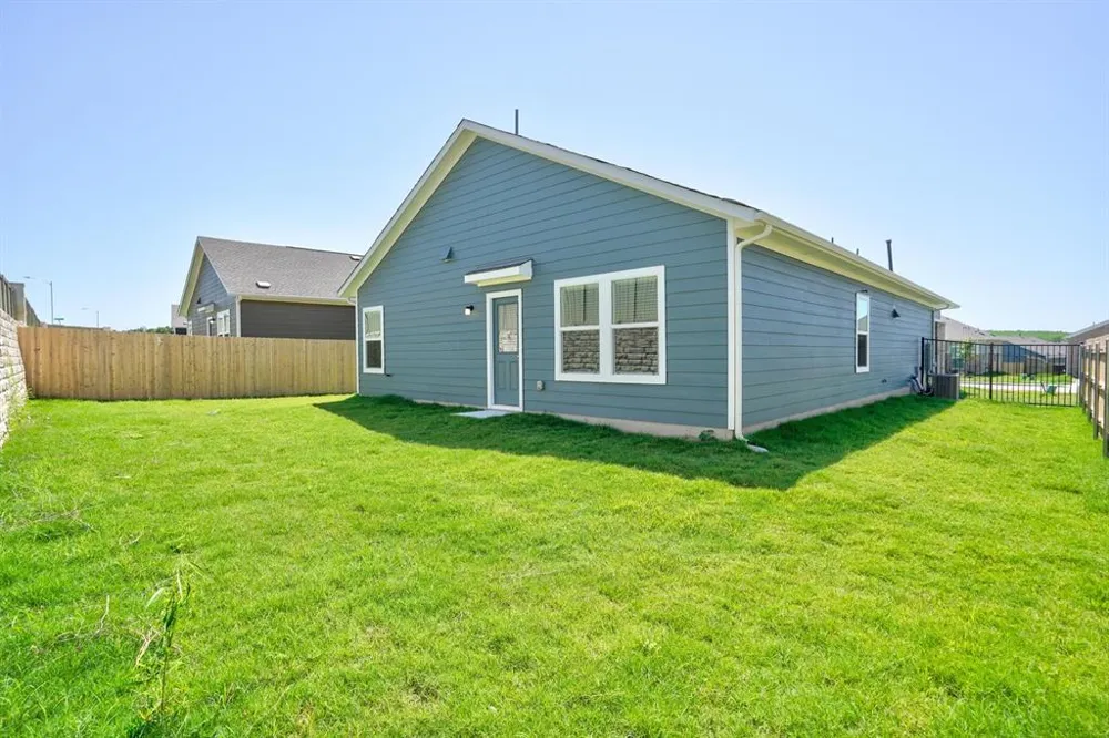 7603 Ivy Trellis Trail Del Valle, TX 78617