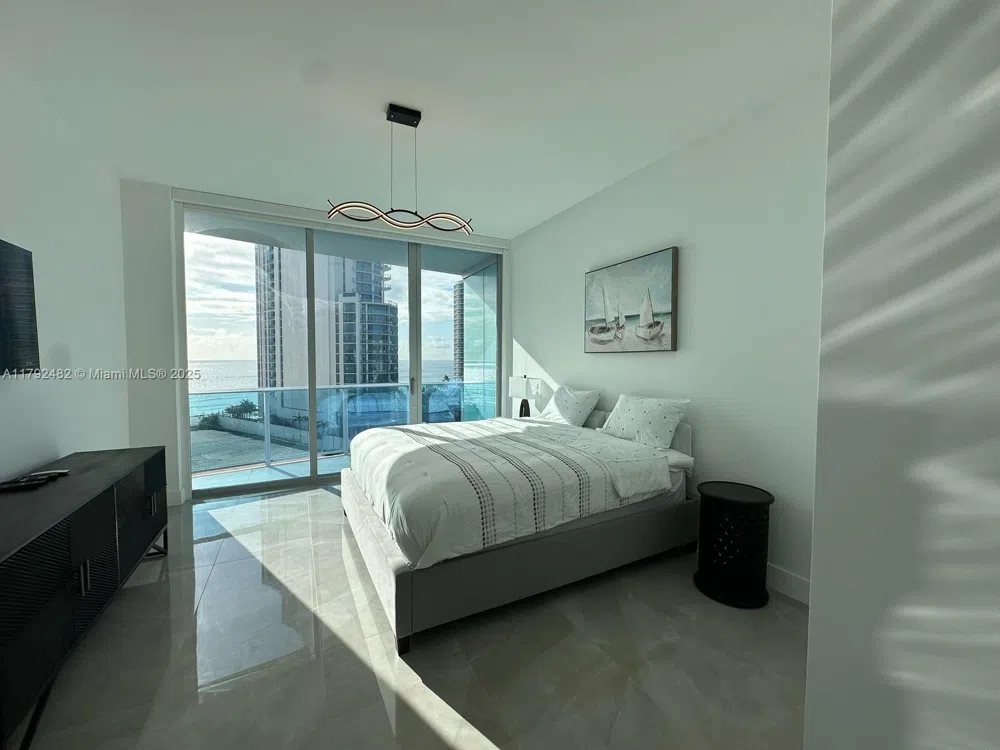 17550 Collins Ave #902 Sunny Isles Beach, FL 33160