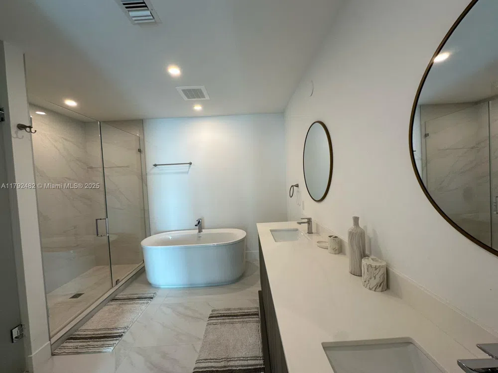 17550 Collins Ave #902 Sunny Isles Beach, FL 33160