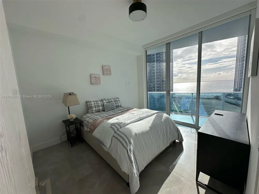 17550 Collins Ave #902 Sunny Isles Beach, FL 33160