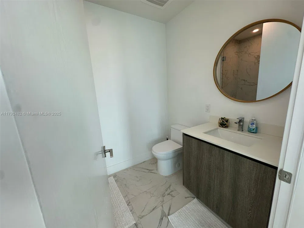17550 Collins Ave #902 Sunny Isles Beach, FL 33160