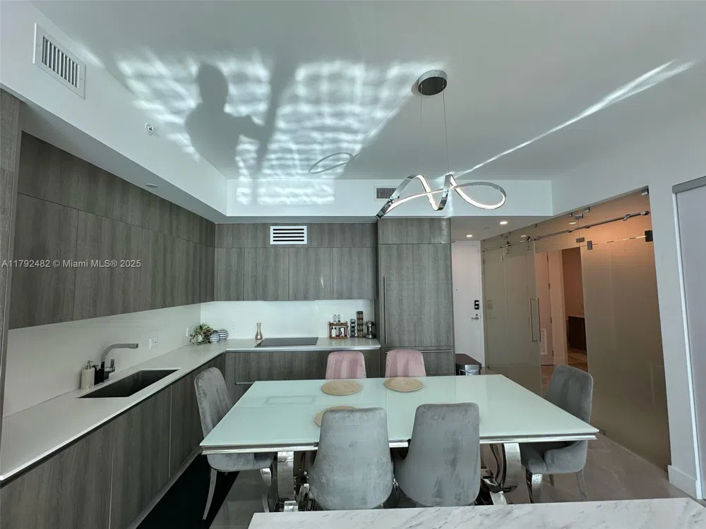 17550 Collins Ave #902 Sunny Isles Beach, FL 33160