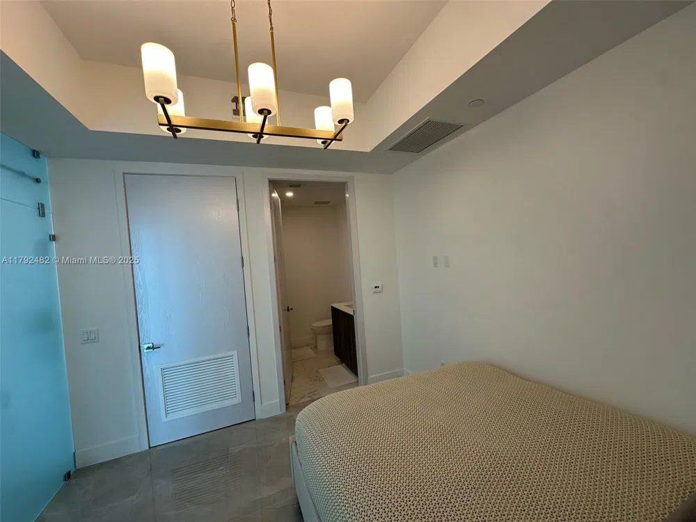 17550 Collins Ave #902 Sunny Isles Beach, FL 33160
