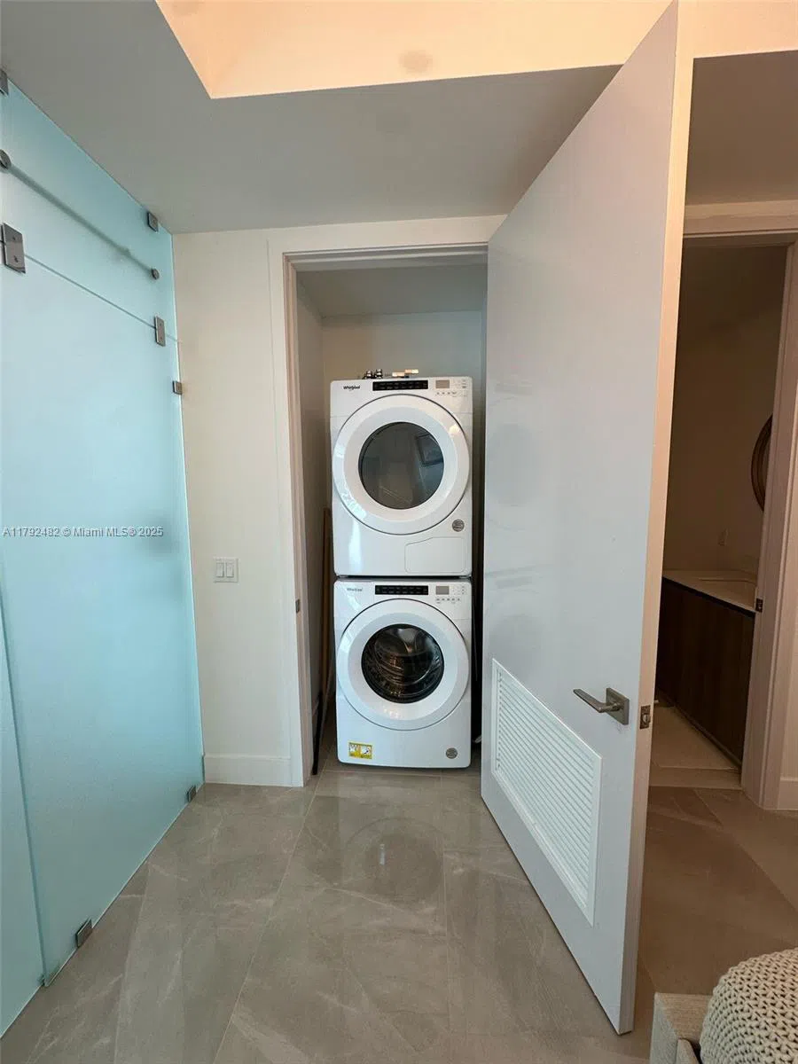 17550 Collins Ave #902 Sunny Isles Beach, FL 33160