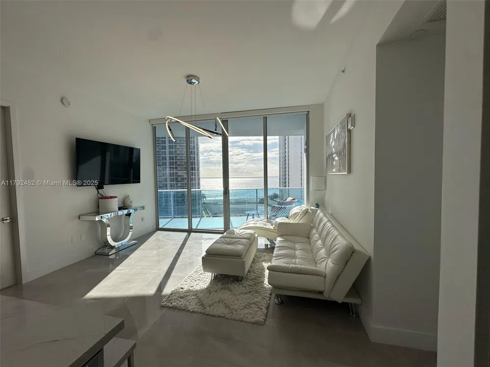 17550 Collins Ave #902 Sunny Isles Beach, FL 33160