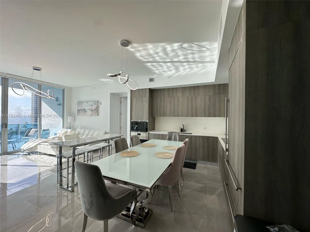 17550 Collins Ave #902 Sunny Isles Beach, FL 33160