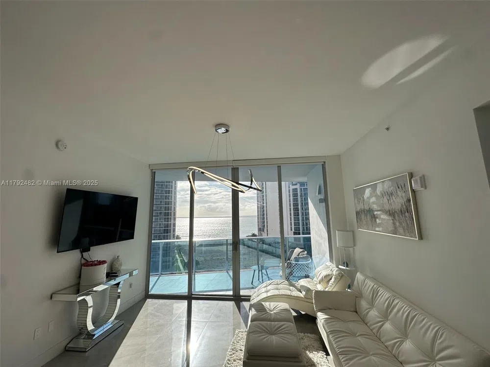 17550 Collins Ave #902 Sunny Isles Beach, FL 33160