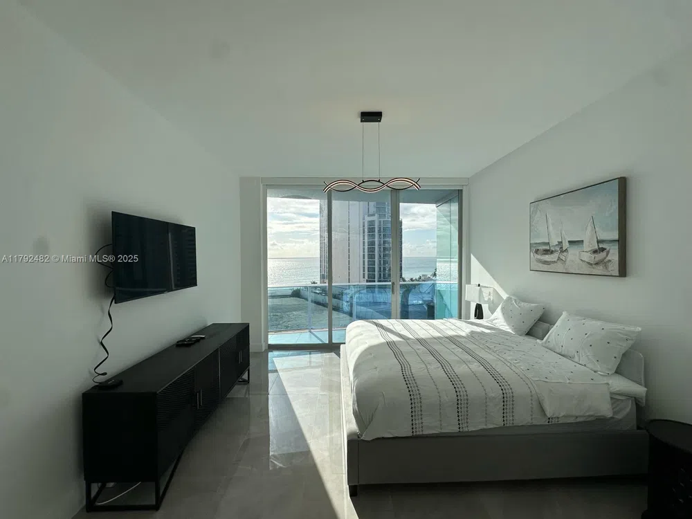 17550 Collins Ave #902 Sunny Isles Beach, FL 33160