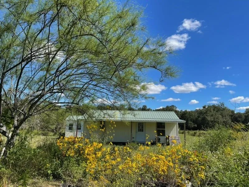 3725 SW 162 St., Archer, FL Gainesville, FL 32618