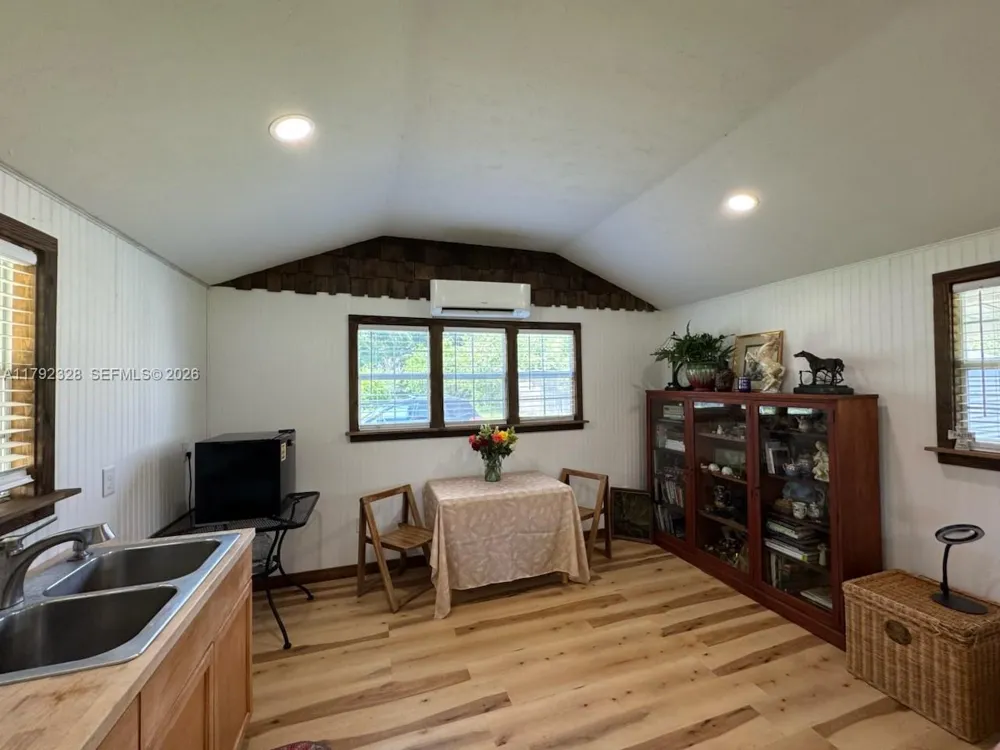 3725 SW 162 St., Archer, FL Gainesville, FL 32618