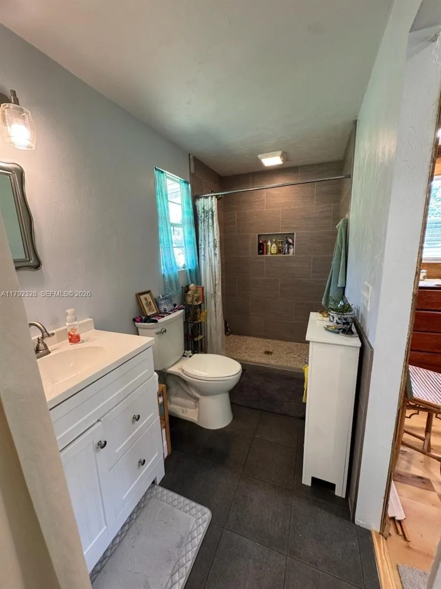 3725 SW 162 St., Archer, FL Gainesville, FL 32618
