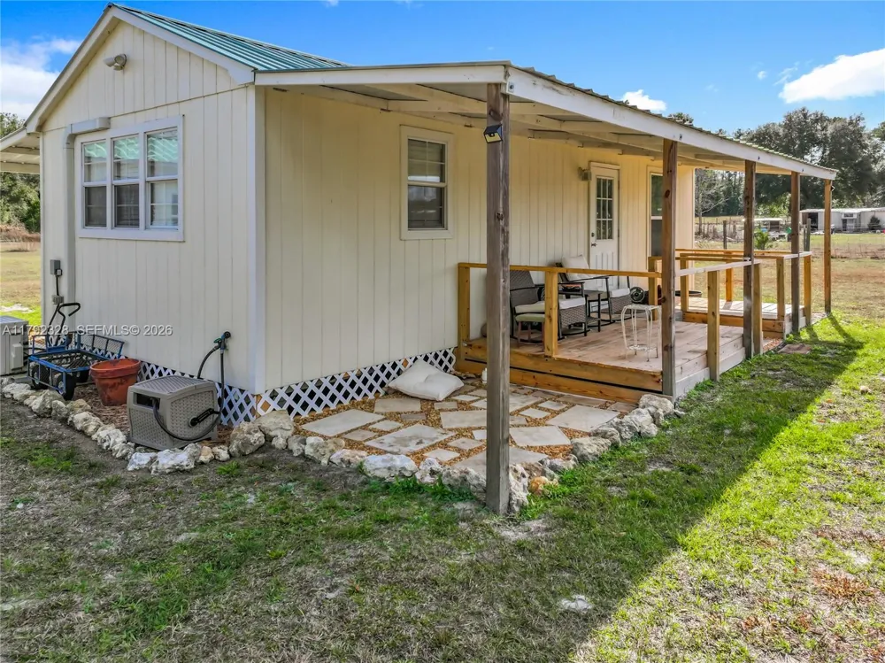 3725 SW 162 St., Archer, FL Gainesville, FL 32618