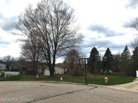 Whisper Ridge Court