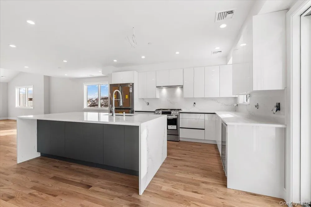 56 Oregon Street Long Beach, NY 11561