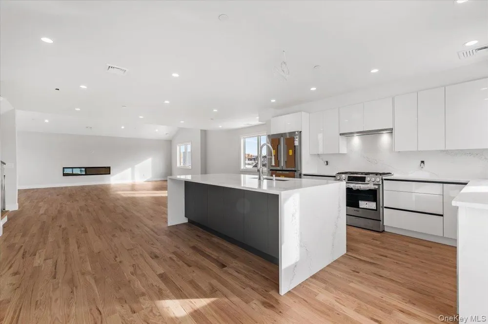 56 Oregon Street Long Beach, NY 11561