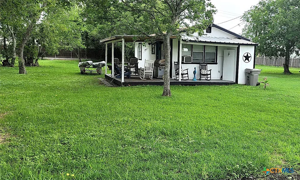 308 W Saint Louis Avenue Seadrift, TX 77983
