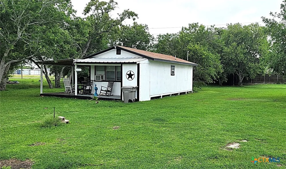 308 W Saint Louis Avenue Seadrift, TX 77983